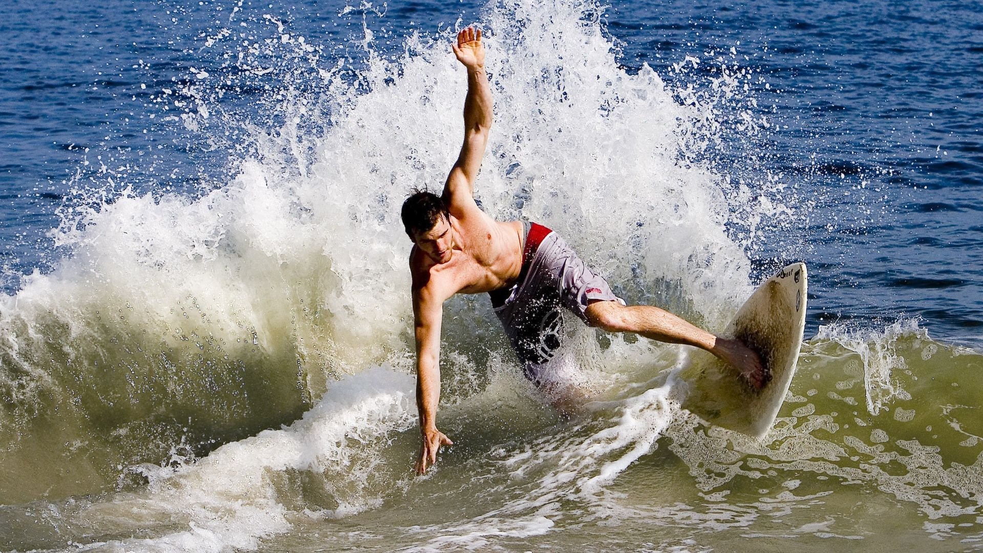 《王者荣耀》“超级战队”冠军争夺：谁才是唯一王者？